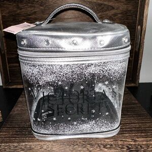 NWT Victoria’s Secret Small Traincase